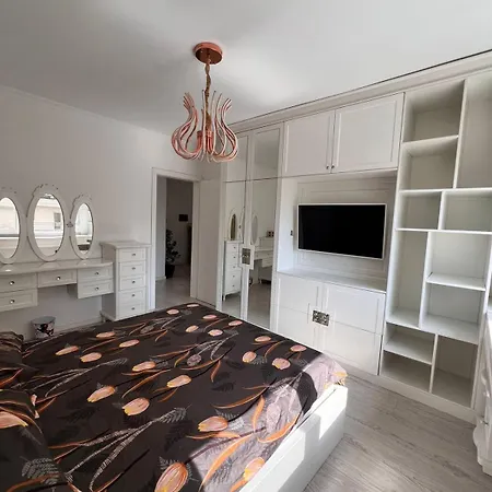 Superb House @ Rruga Elbasanit *