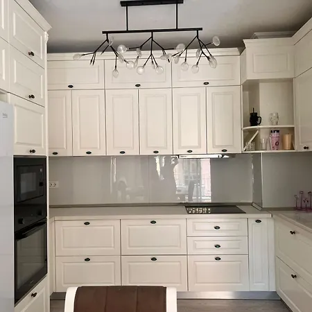 Superb House @ Rruga Elbasanit Apartment
